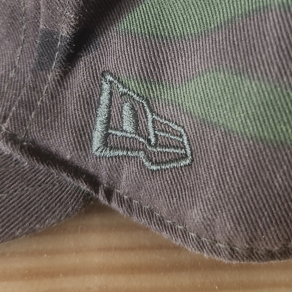 Camo NY Fitted New Era Cap 7 3/8 - Picture 7 of 7